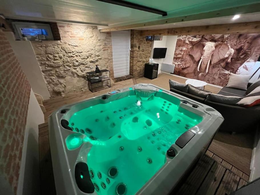 Gite Le Jardin Secret Et Gite Au Temps Suspendu Montpezat  Exterior photo